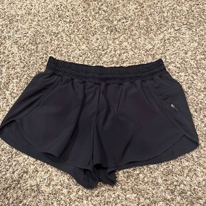 Lululemon tracker shorts